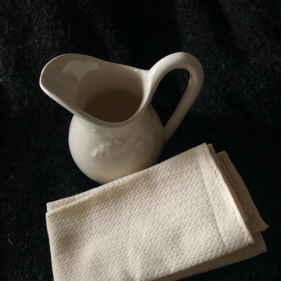 Addy  Ceramic Pitcher and cloth - Picture 2 of 10